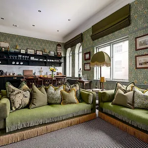  Apartment Old Town Luxury, By The Sea United Kingdom